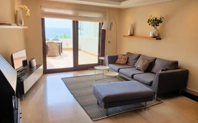 Beach Front Penthouse with Own Pool. BP8B
