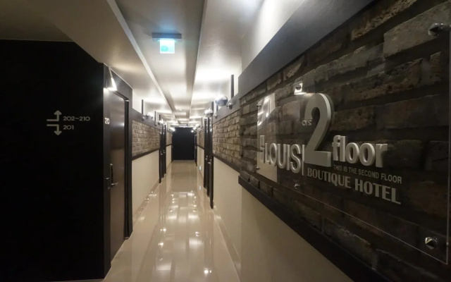Louis Hotel