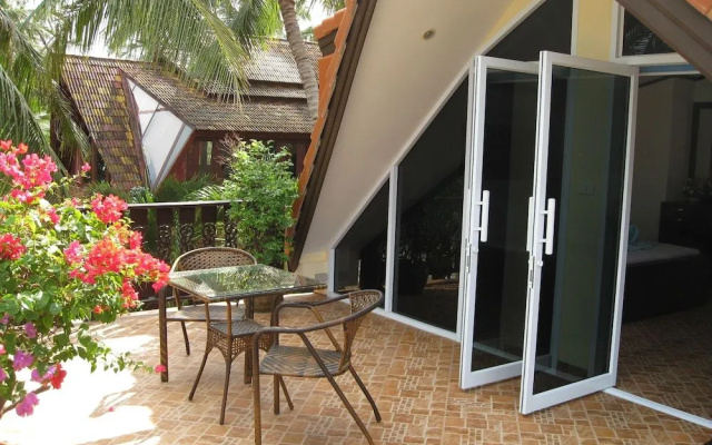 Coconut Laguna Villas