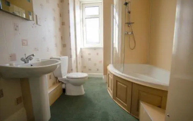 Torr House Premium Budget Central Hotel