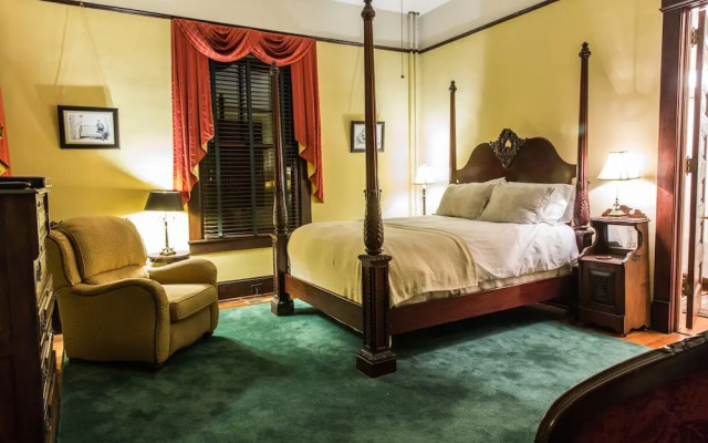Double Oaks Bed and Breakfast