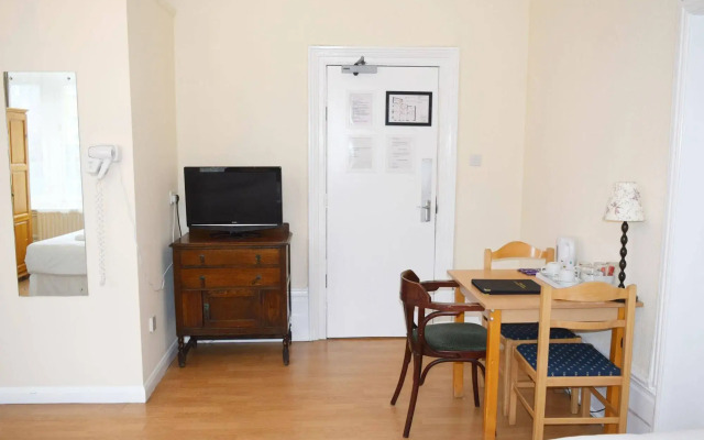 Black Lion Guesthouse