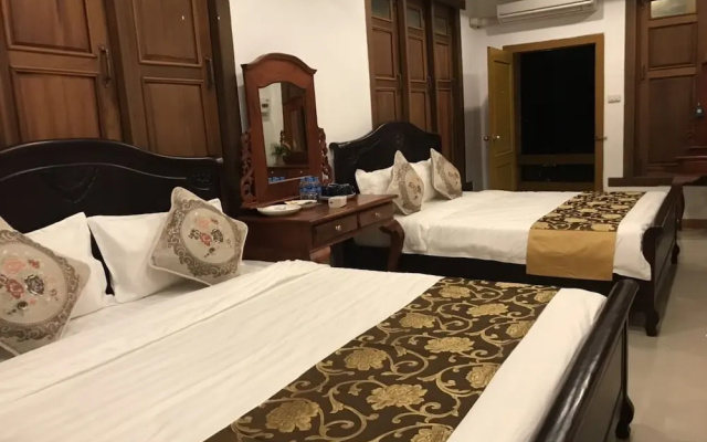 Vang Vieng Romantic Mountain View Resort