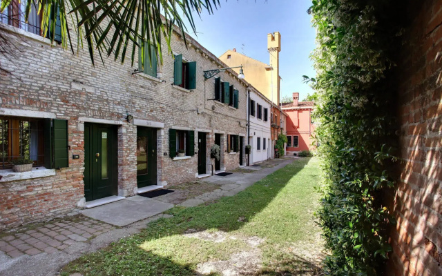 Garden Houses Apartment