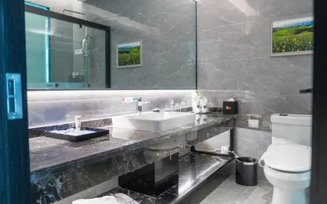 Cloud Hotel Yining