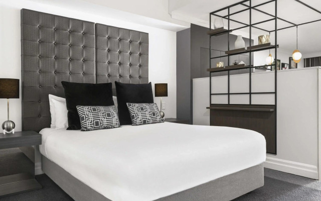 Mantra 2 Bond Street Sydney