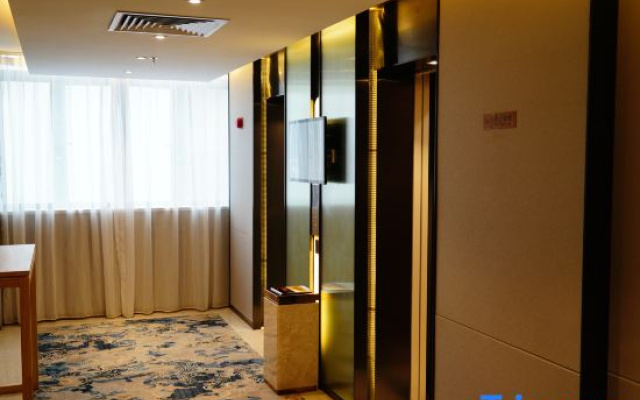 Ln Dongfang Boutique