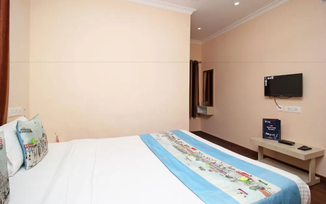 OYO Flagship 8414 Hotel Blue Moon