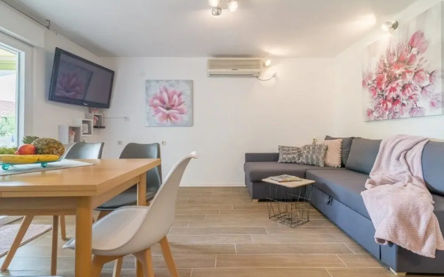 Sandra - 150 Meters From the Beach - A1