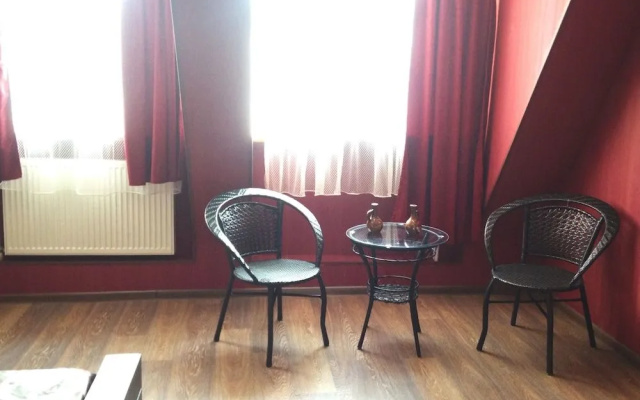 Vazi Hotel