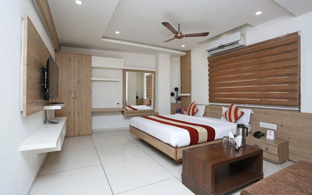 Fabhotel Ashirwad Regency