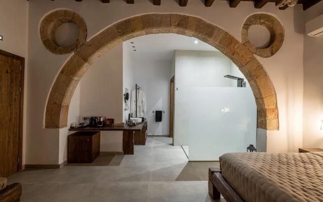 Ancient Knights Luxury Suites