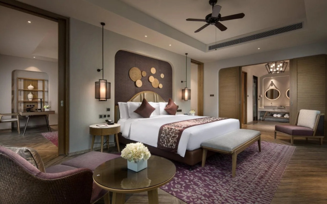 Crowne Plaza Qingdao Oriental Movie Metropolis by IHG
