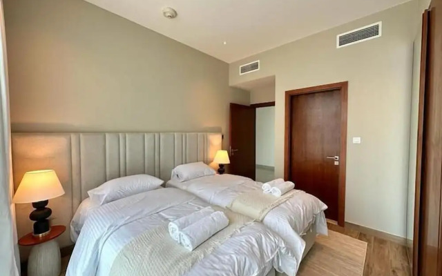 Panoramic 2BR with Marina View