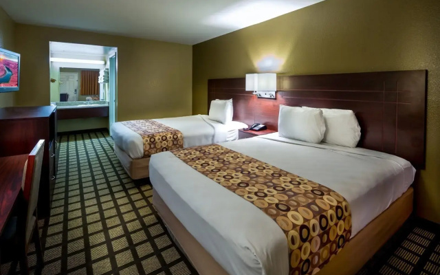Travelers Inn