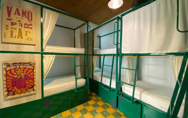 Viajero Cali Hostel & Salsa School