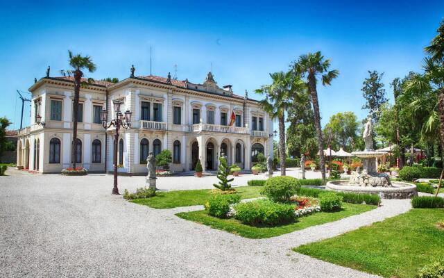 Отель Villa Ducale Доло вид на фасад