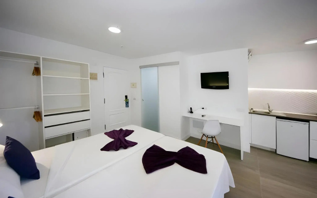 Skyview Hotel by LIVVO