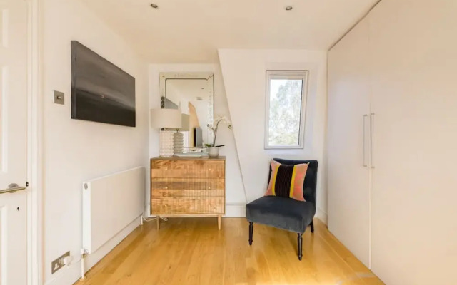 Elephant Oxpecker 2 Bedrooms in Fulham