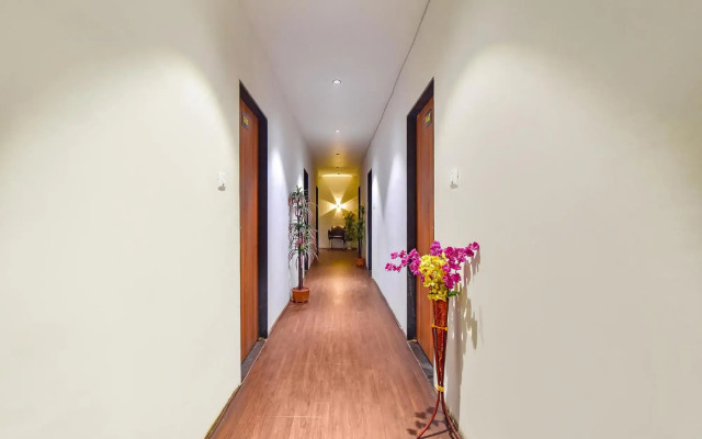 OYO Flagship 70029 Nidhivan Hotel And Rooms