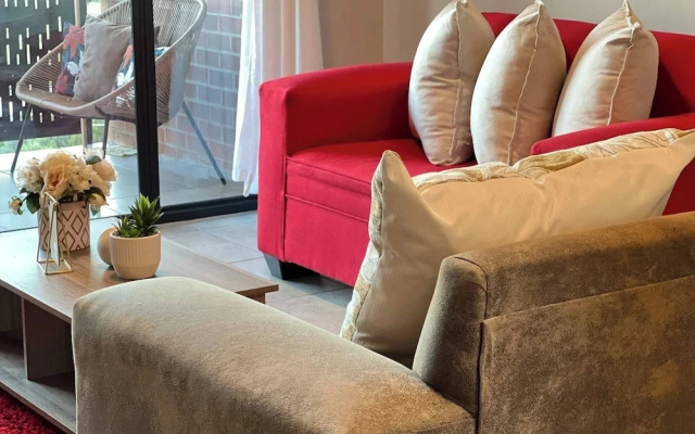 Amazing 2BR 2bath With River View in Waterfall