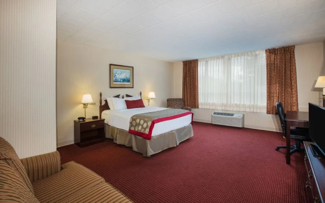 Ramada Ligonier