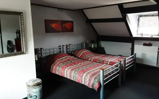 B & B D N Engel