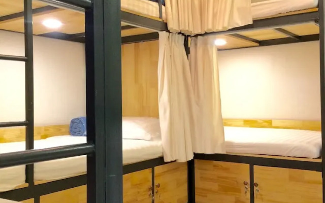 The Lily Hostel and Coffee