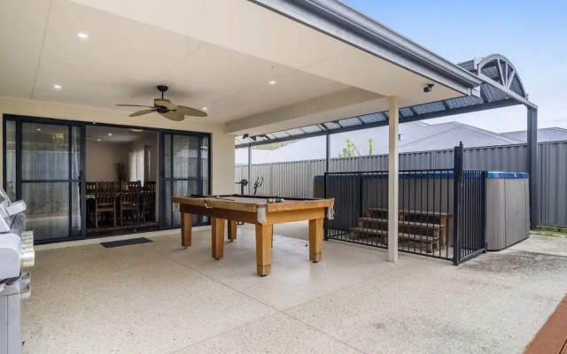 Spacious 4-bed House With Outdoor Area