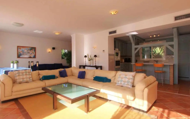 1077 beach villa el paraiso