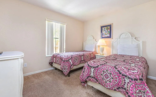 2735calab 4 Bedroom Townhouse