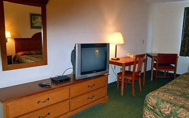 Motel 6 Hinesville, Ga