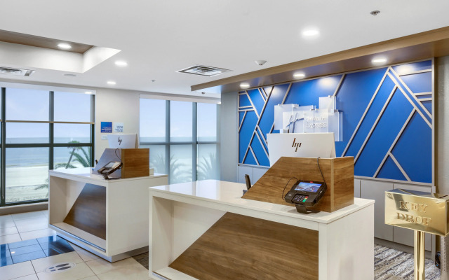 Holiday Inn Express Gulfport Beach by IHG