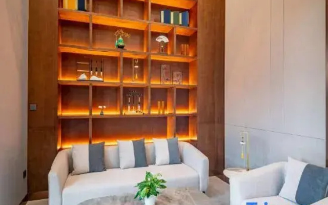 Jingya Hotel (Qiqihar South Station Hecheng Park)