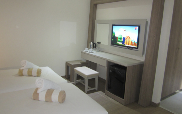 Отель Melpo Antia Hotel & Suites