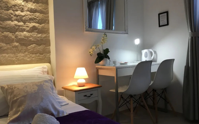 Rooms and apartments Paese