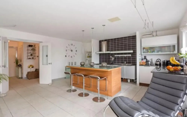 Huge Penthouse - Birmingham Central - Balcony
