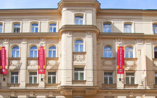 Hotel Caesar Prague вид на фасад