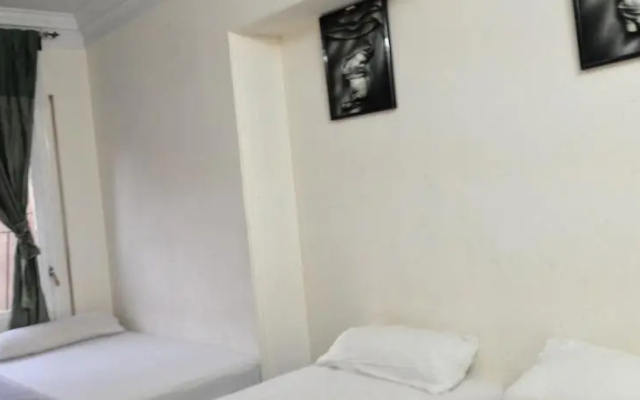 Diagonal Home