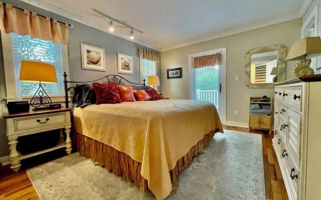 Scarborough Avenue 309
