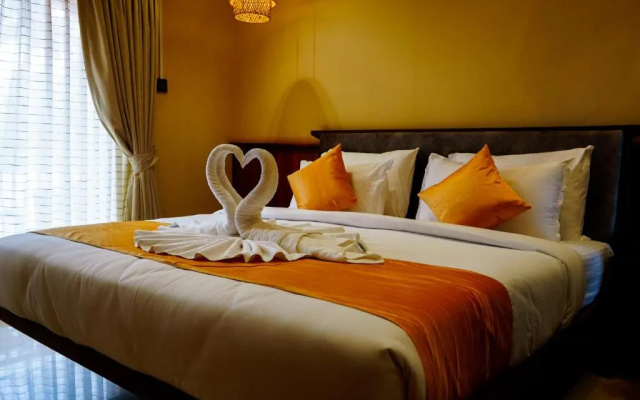 Foxoso Aaristo Baga Beach Resort