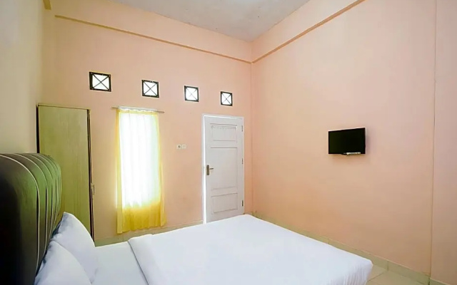 OYO Life 2888 Nayni Kost