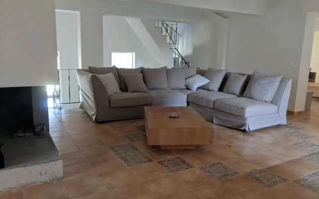 Villa Apex