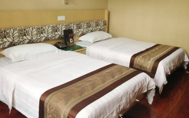 Jindu Hotel(中原金都大酒店（枣庄吾悦广场店）)