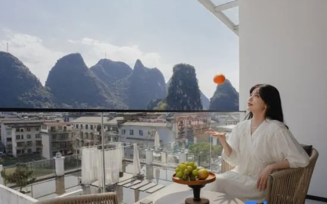 Qingqing Hotel