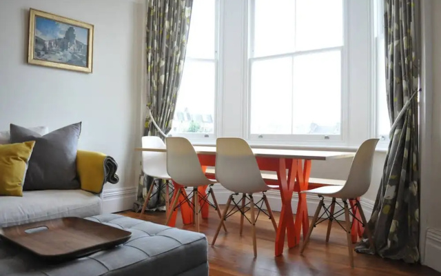 Beautiful 2 Bedroom Flat in Prime Notting Hill Location