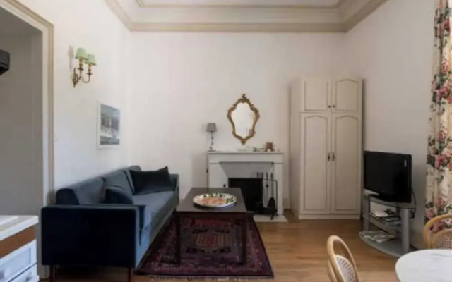 Stay at the Chateau- Studio 2P- With Pool and Park