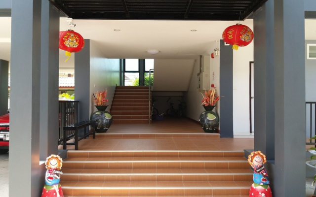 Ruean Kaew Place