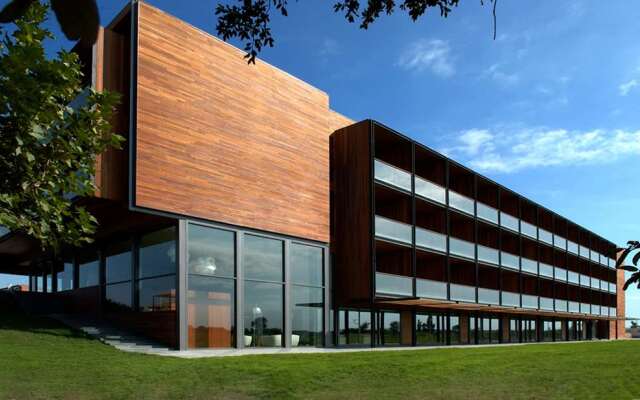 DoubleTree by Hilton Hotel & Spa Emporda вид на фасад