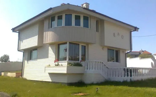 Villa Elo & Achik
